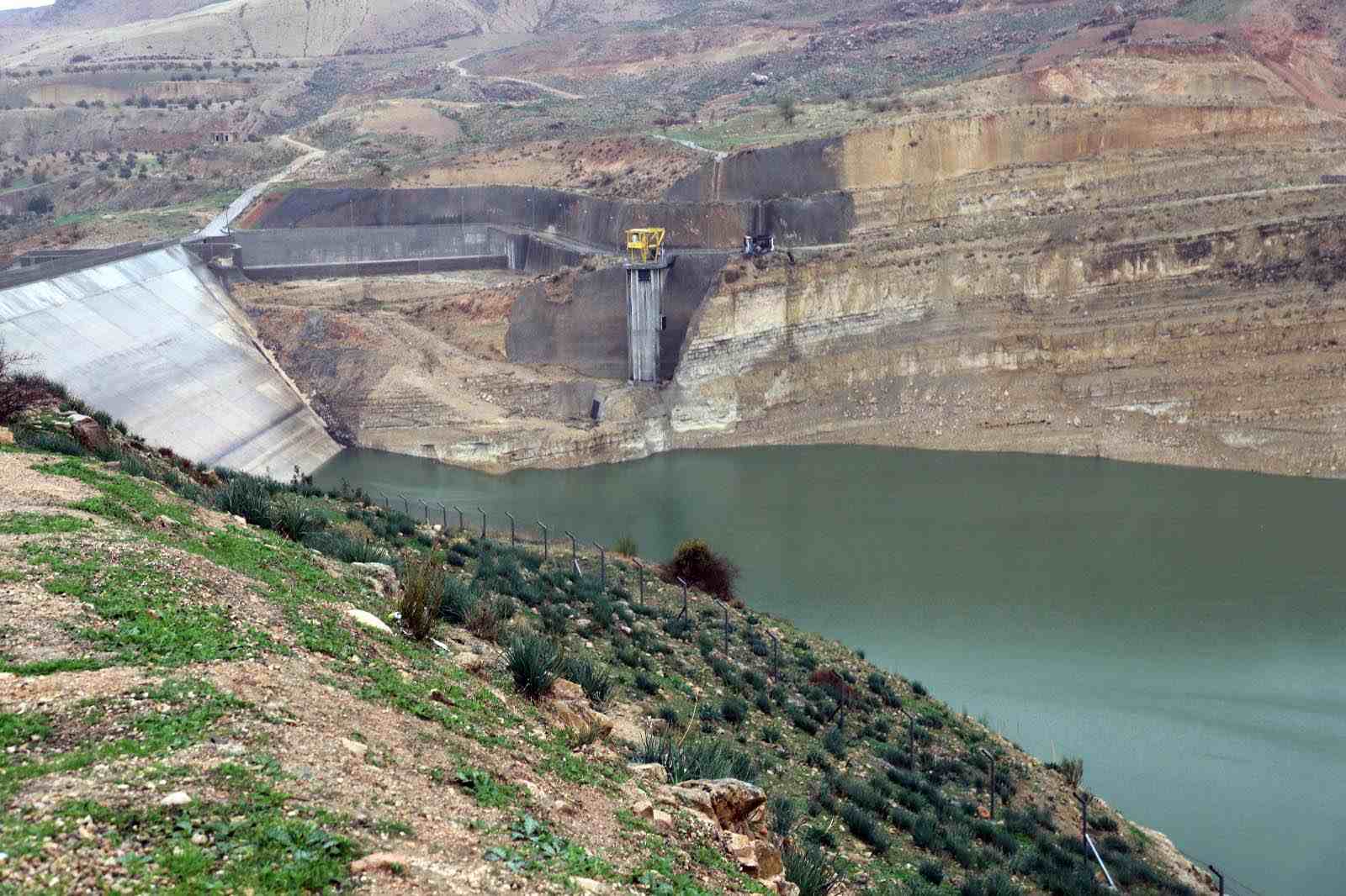 مطالب بإجراءات للحد من تجمع مياه الأمطار في شوارع عجلون