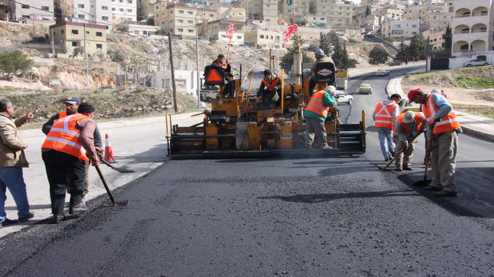 أمانة عمان تبدأ أعمال تعبيد بمساحة نصف مليون متر