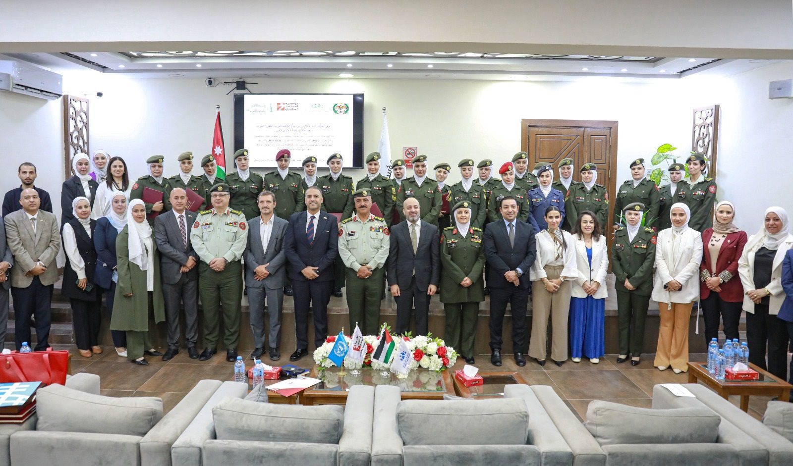 مديرية شؤون المرأة العسكرية تحتفل بتخريج دورة الحاضنات الأولى