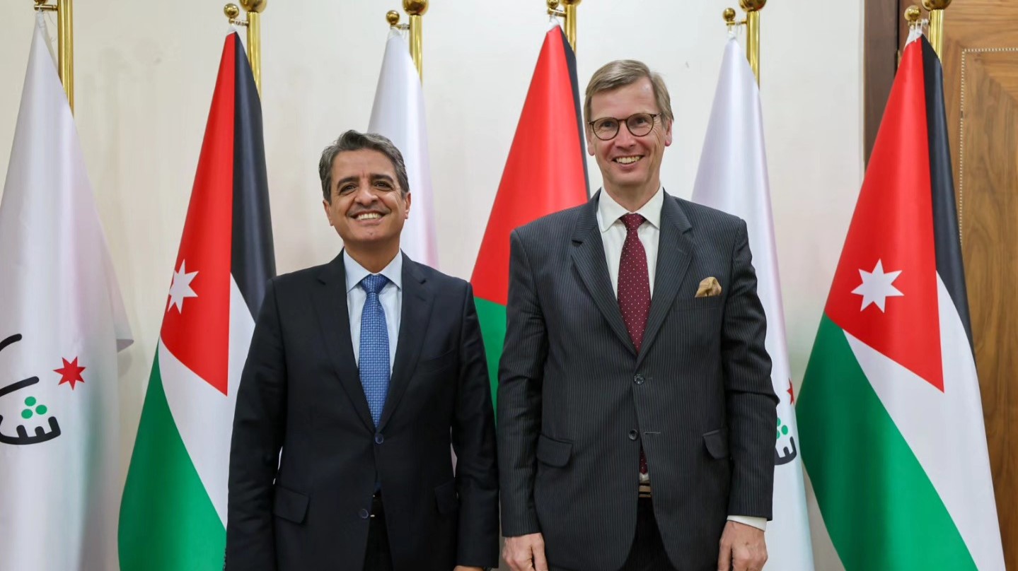 وزير الشباب يبحث والسفير الألماني تعزيز التعاون الشبابي 