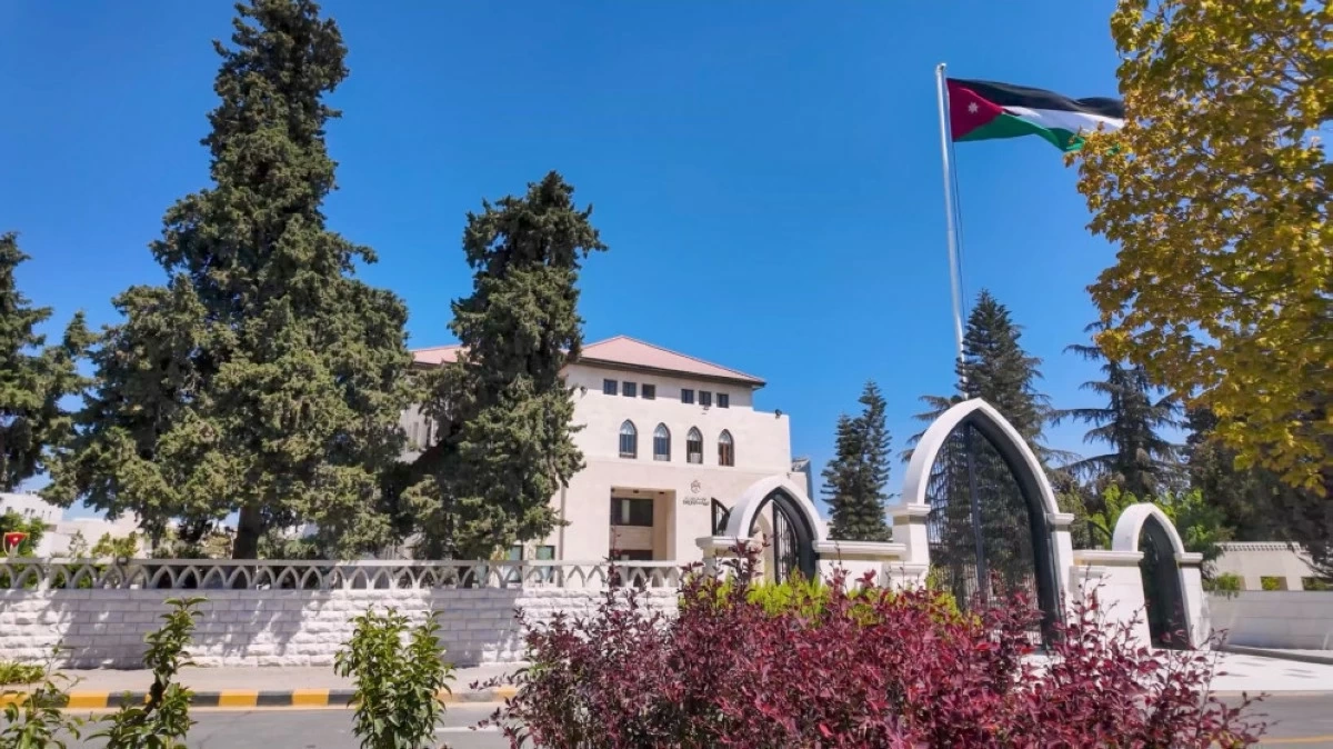 المتقاعدون وفق قرار إنهاء الخدمة بعد 30 سنة لن يستفيدوا من إيقاف القرار