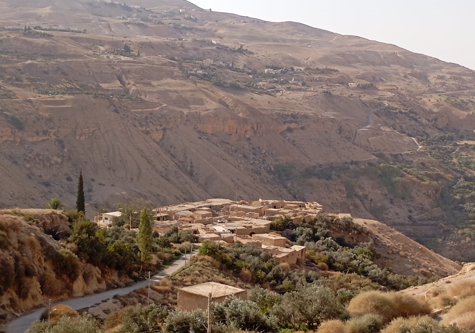 الكرك  ..  مواطنون يطالبون بتأهيل قرية بذان سياحيًا وتنمويًا