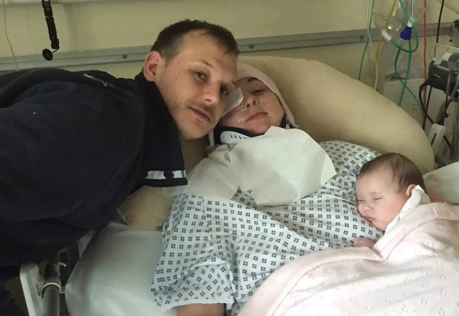  تثاؤب يُصيب امرأة بكسر في الرقبة ويهدد حياتها