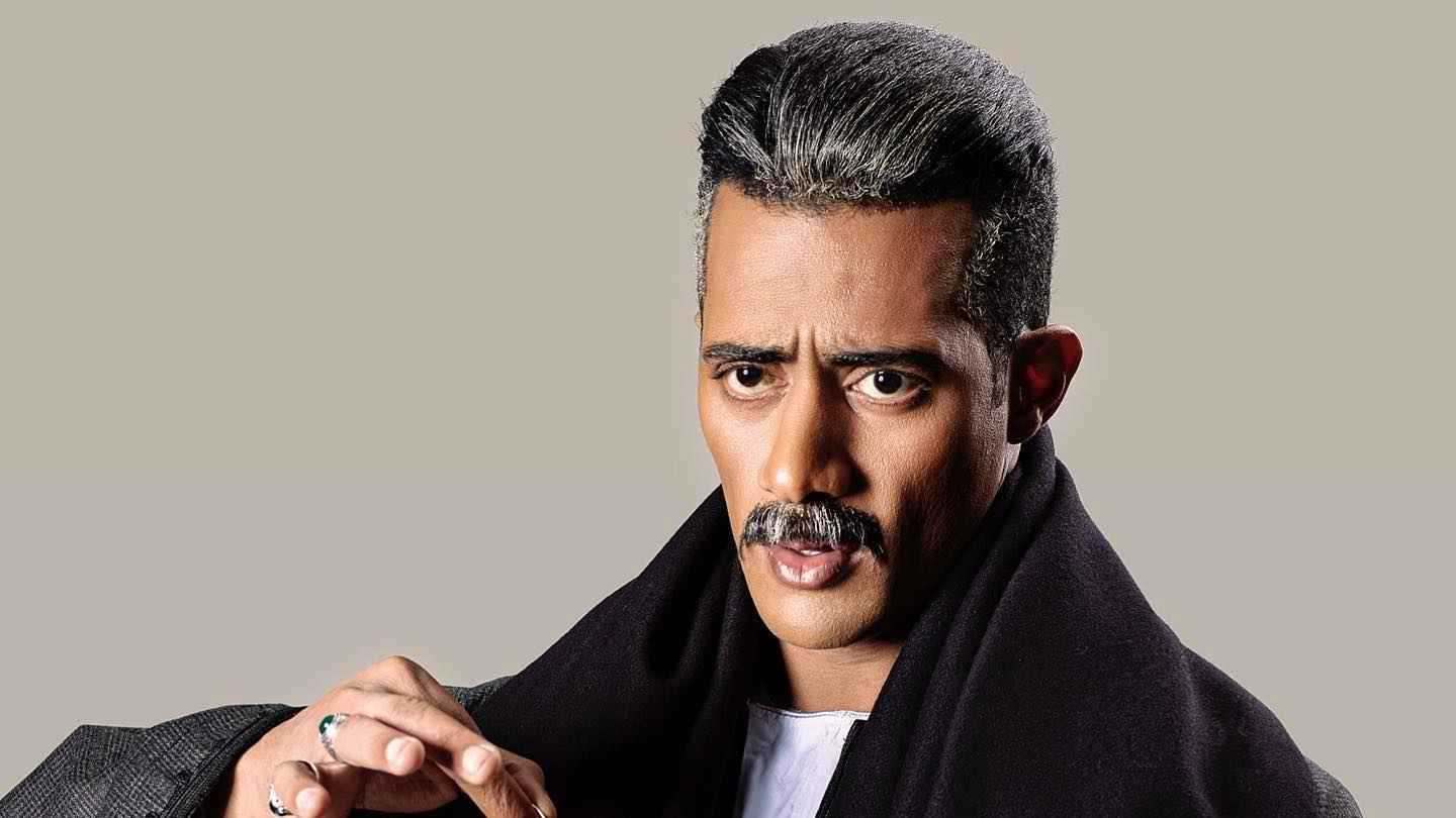 شاب يتنكر بجعفر العمدة في عزاء والد محمد رمضان .. فيديو 