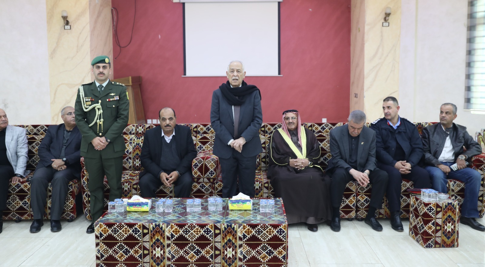 العيسوي يعزي عشيرة الصقور