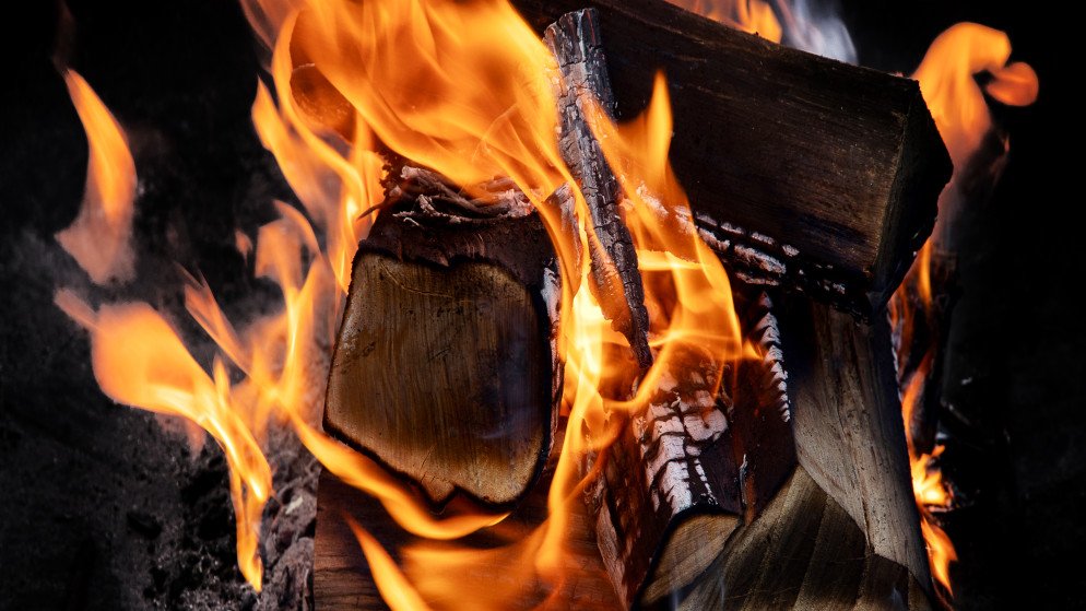 وفاة شخص بعجلون إثر استنشاق أدخنة منقل فحم