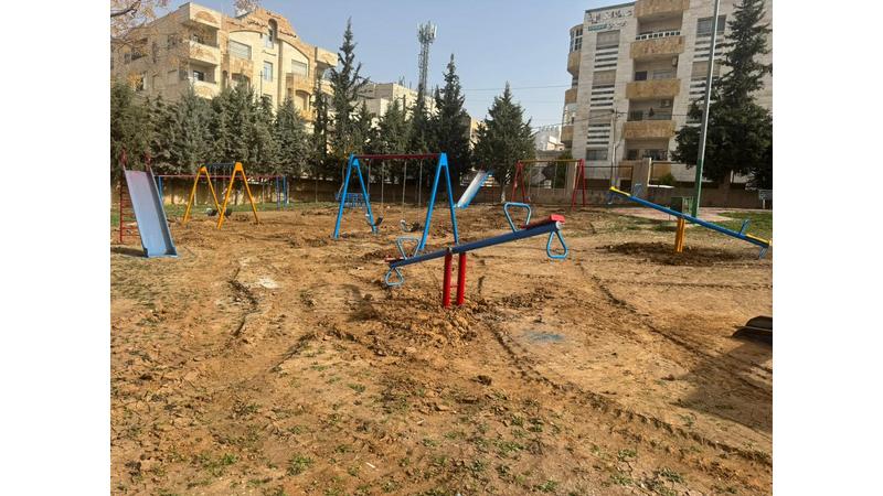 بلدية اربد تبدأ تحديث وصيانة الألعاب بجميع حدائقها