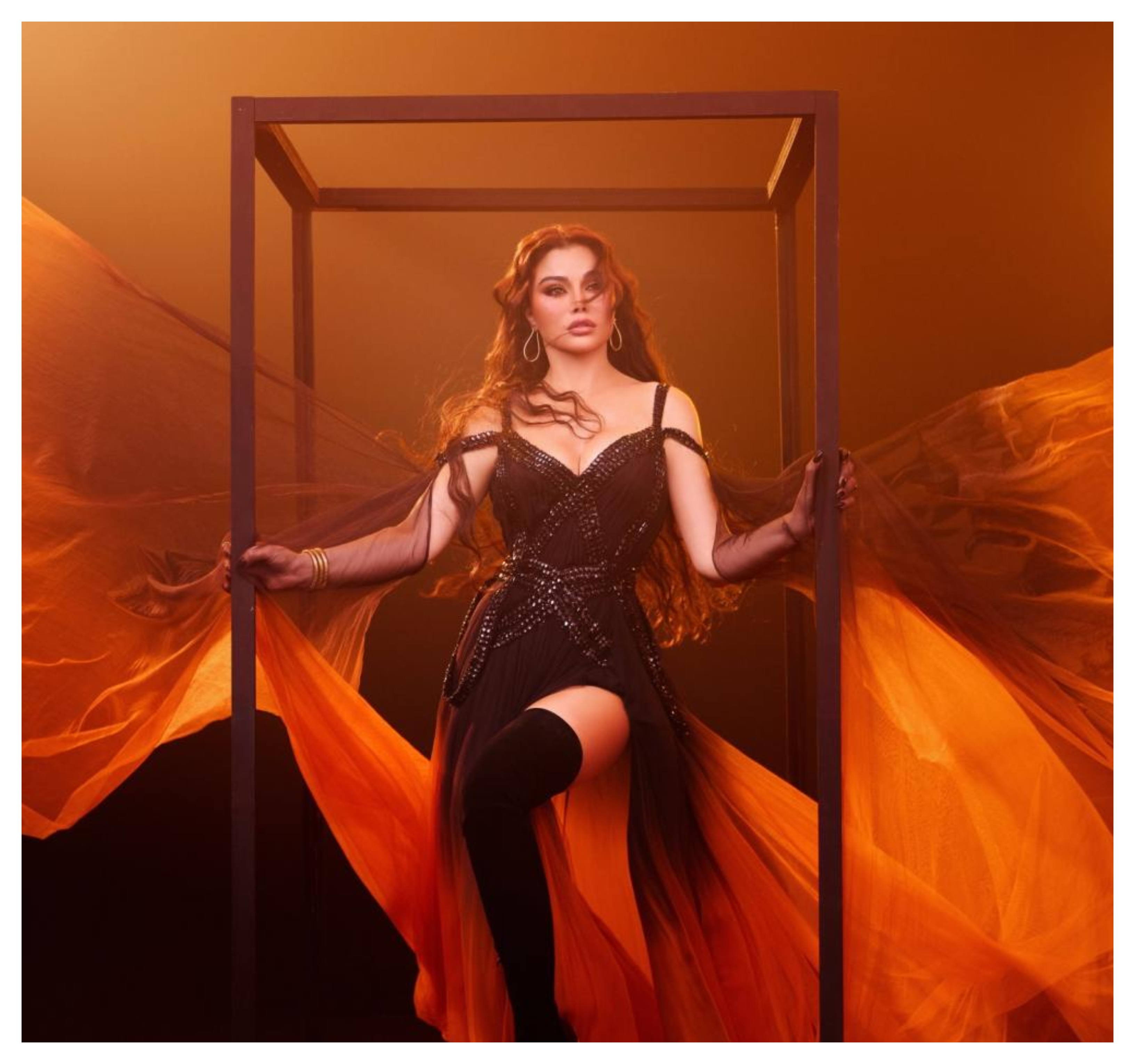 هيفاء وهبي تفتتح 2026 بإطلالات مثيرة تخطف الأنظار