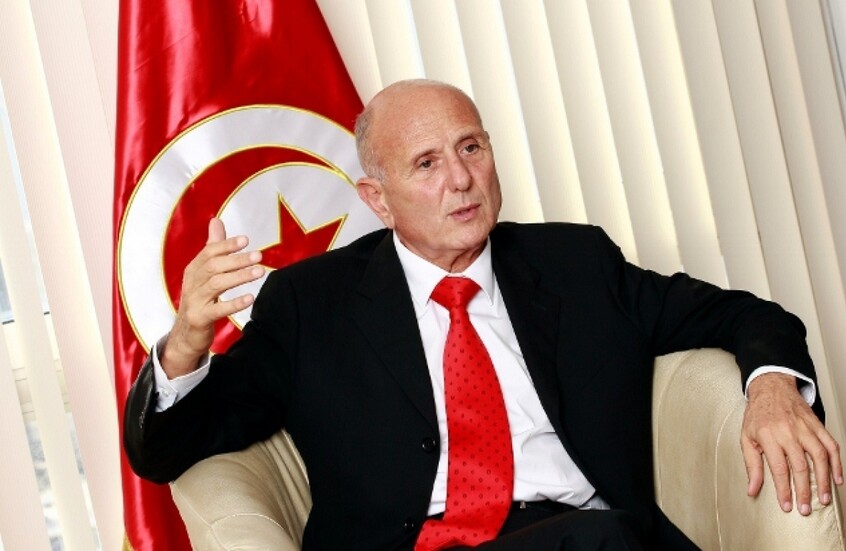  السلطات التونسية تعتقل المعارض البارز أحمد نجيب الشابي