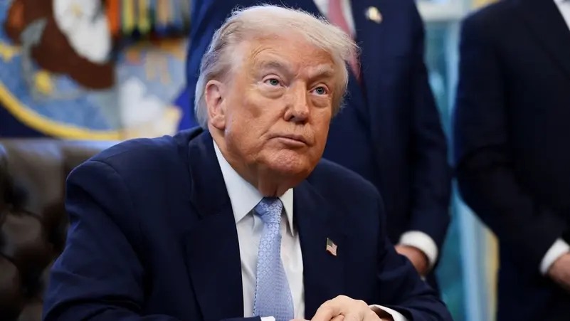 ترامب يدرس أمرًا تنفيذيًا لعرقلة قوانين الذكاء الاصطناعي