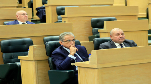 الحكومة تؤكد إنجاز الموازنة منتصف شهر كانون الأول الحالي 