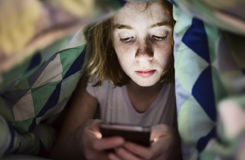 الفيديوهات القصيرة  ..  تأثيرات عميقة على عقول الأطفال 