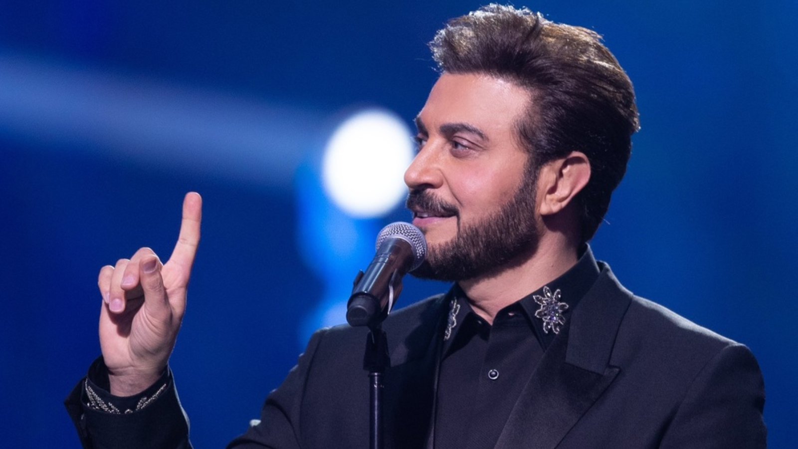 الجمهور الكويتي يفاجئ ماجد المهندس بعيد ميلاده .. فيديو 