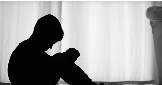 ليبيا تستيقظ على جريمة صادمة: أب يحبس ابنه 10 أعوام