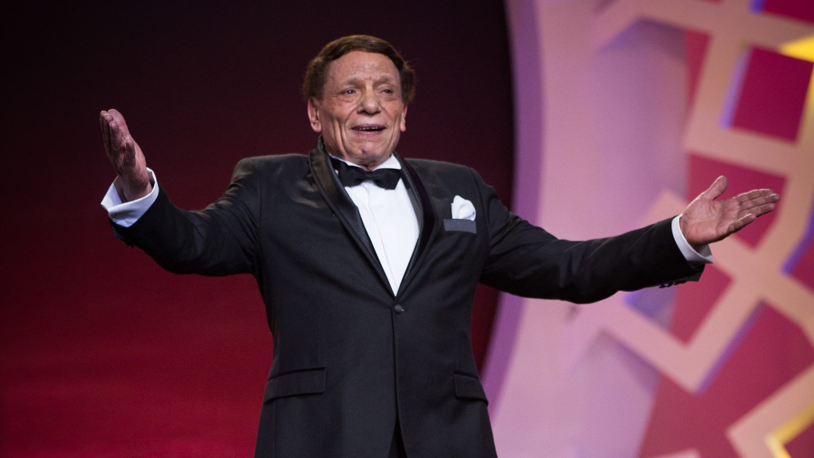 صورة عادل إمام داخل المتحف الكبير تذهل الجمهور