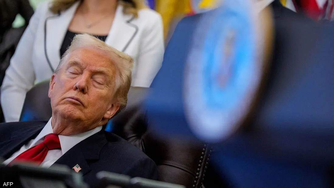 ترامب نائما  ..  صور تكتسح الإنترنت والبيت الأبيض يعلق