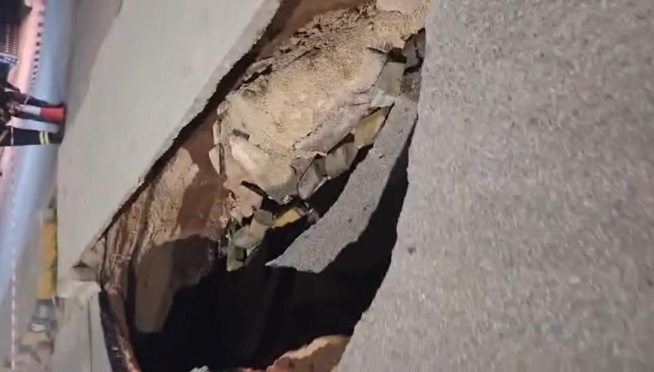 بالفيديو  ..  انهيار في احد شوارع بيت راس