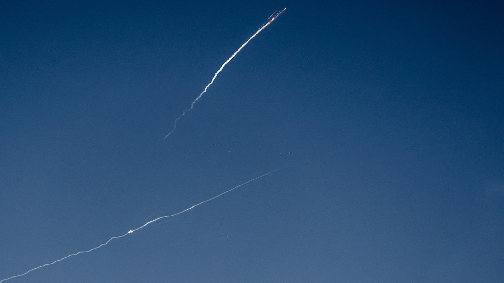 السعودية تعترض صواريخ إيرانية استهدفت مطار الرياض