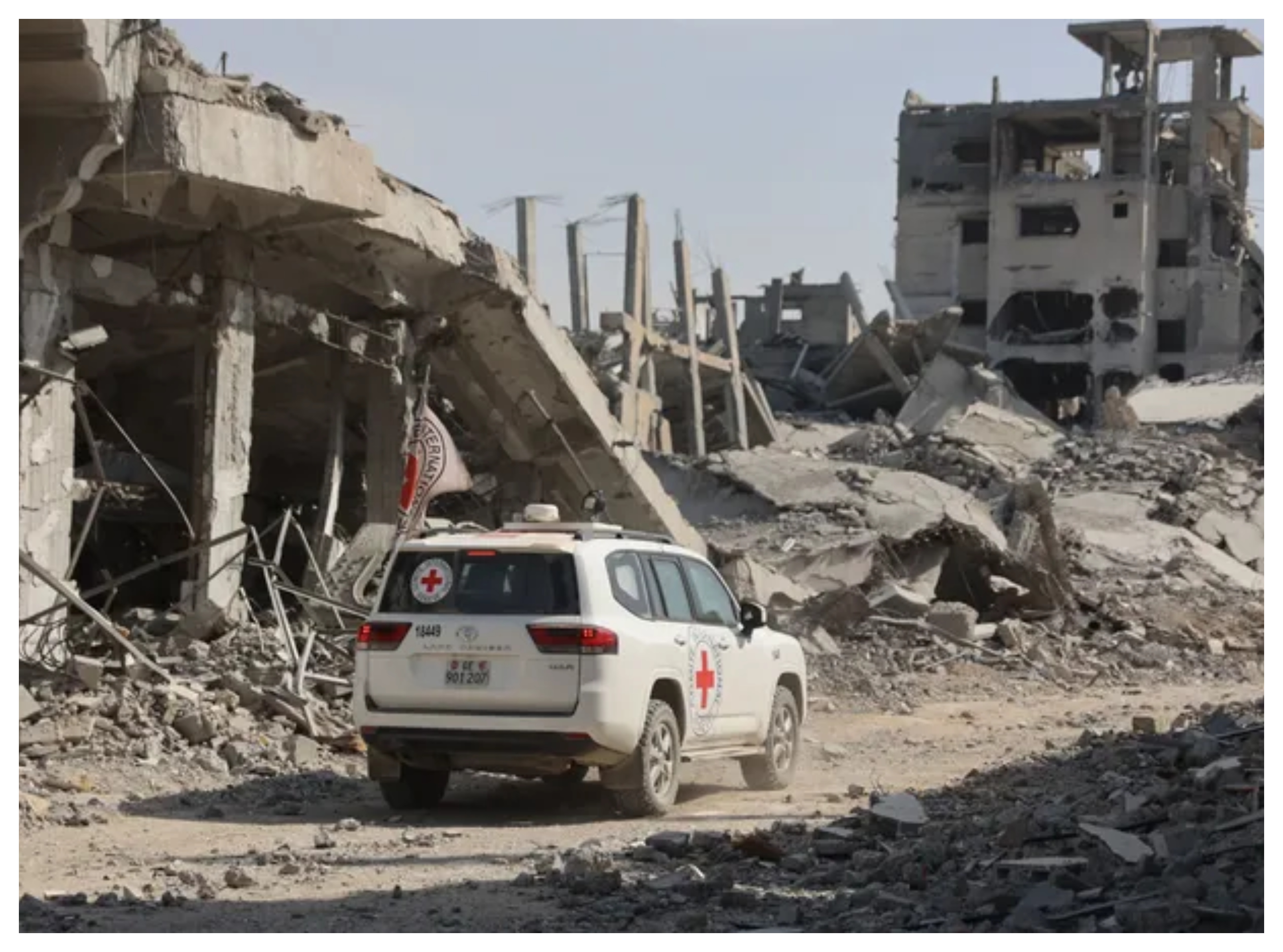 وفد إسرائيلي يبحث في القاهرة إطلاق آخر رهينة بغزة