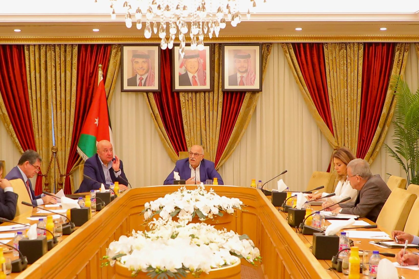 مالية الأعيان تناقش السياسات الاقتصادية العامة