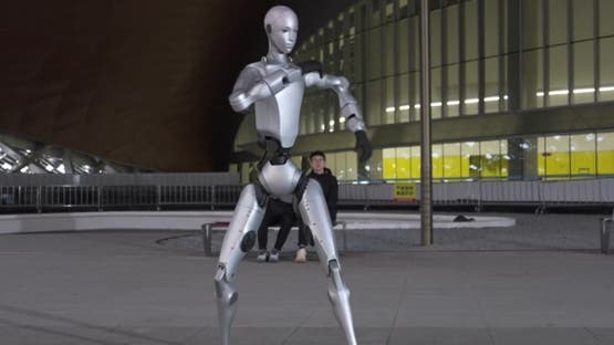 روبوت يونيتري H2 يثير القلق بقدراته القتالية