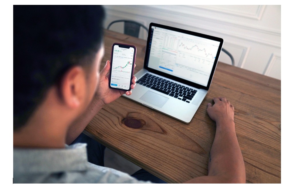 كيف يستخدم متداولو الفوركس السعوديون الذكاء الاصطناعي للتداول بشكل أسرع وتحقيق مكاسب أكثر