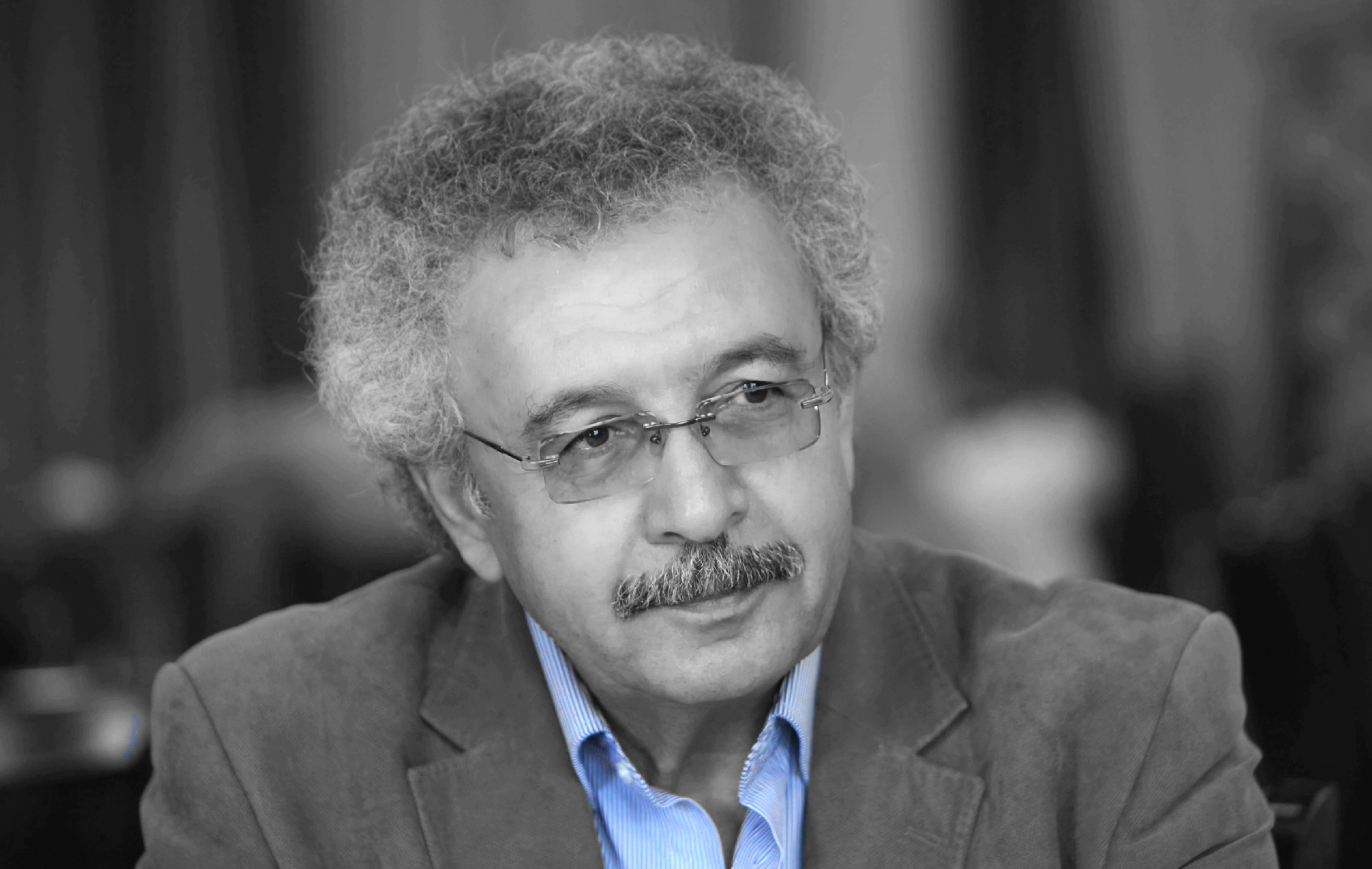 المنفى وعصر الصّفاقة الماهرة وتعلّم لغة العنكبوت