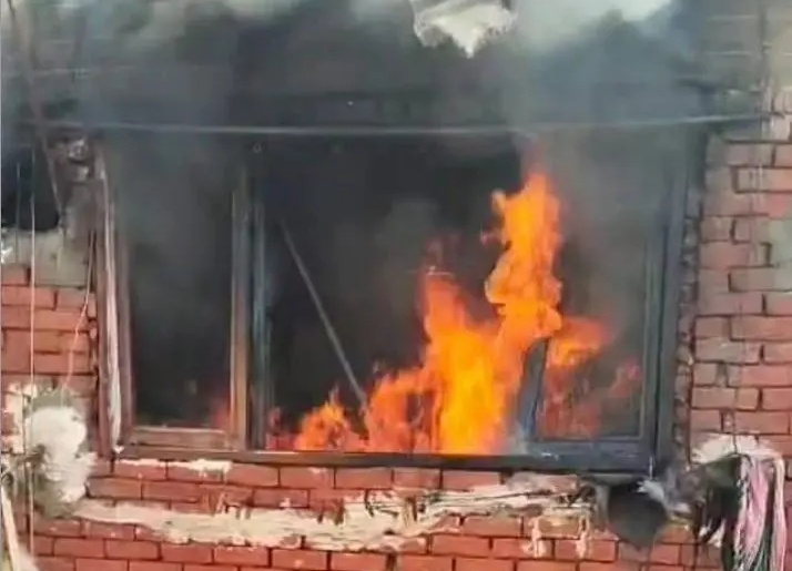 شاحن هاتف يتسبب بمأساة أسرة كاملة في مصر