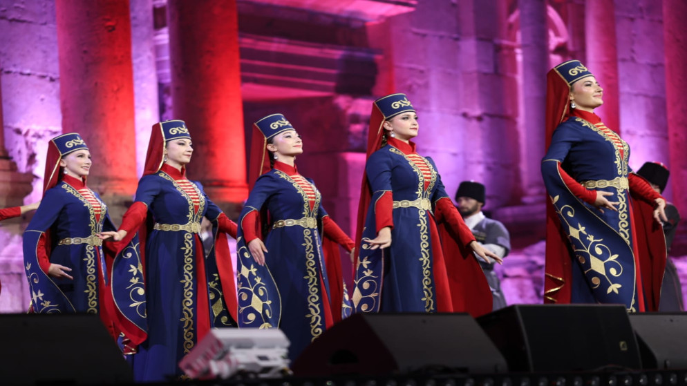 مهرجان جرش ..  عرض فرقة أبناء الجبال تزين المسرح الجنوبي 