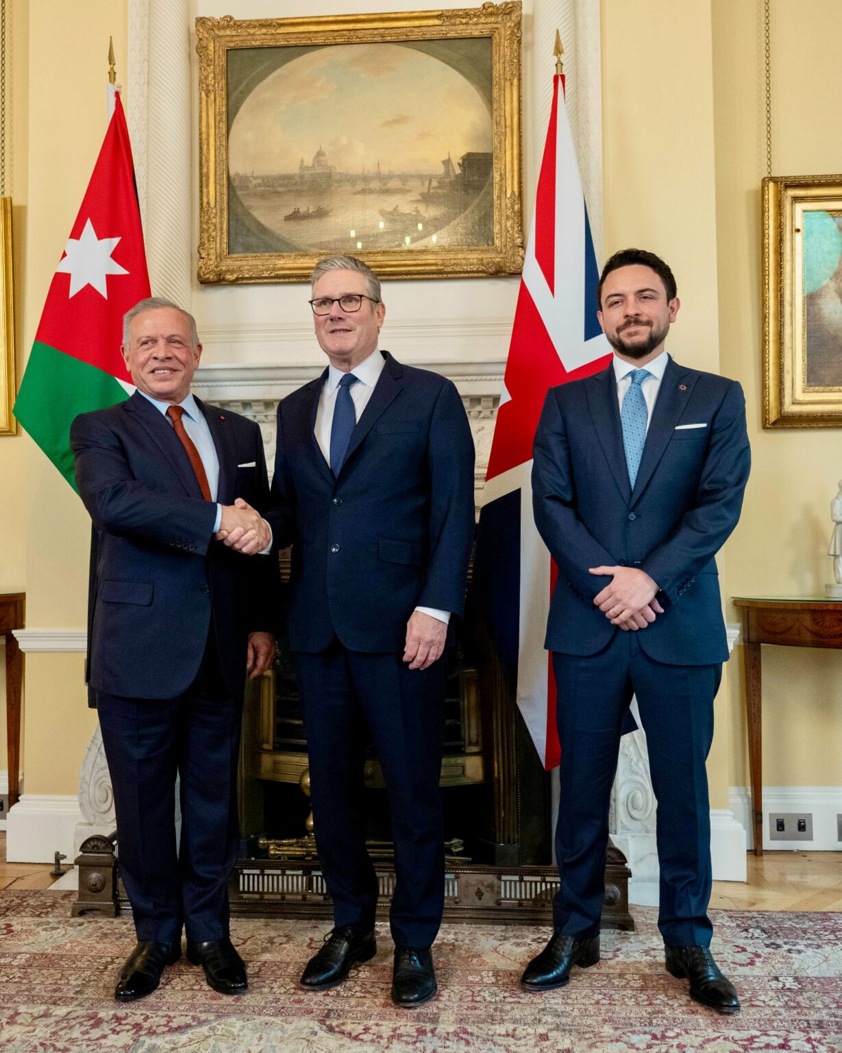 الملك يلتقي رئيس الوزراء البريطاني في لندن