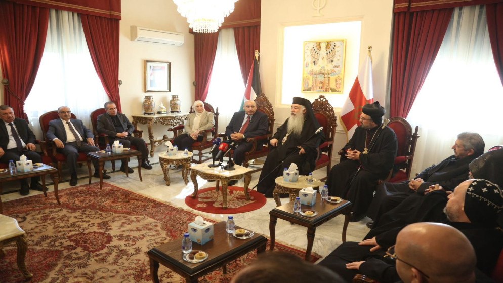 رئيس مجلس النواب في دار مطرانية الأردن للمعايدة