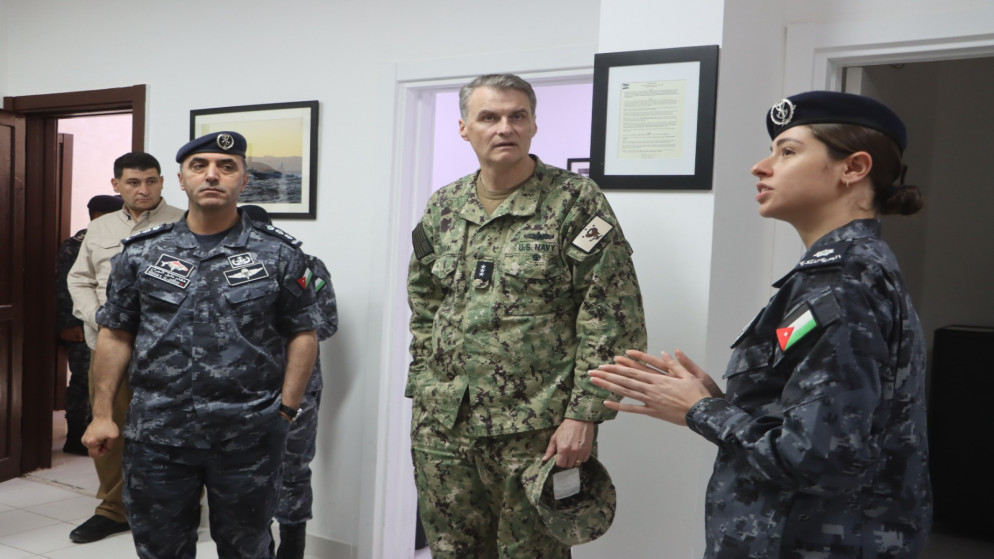 كيرت رينشو يزور قيادة القوة البحرية الملكية