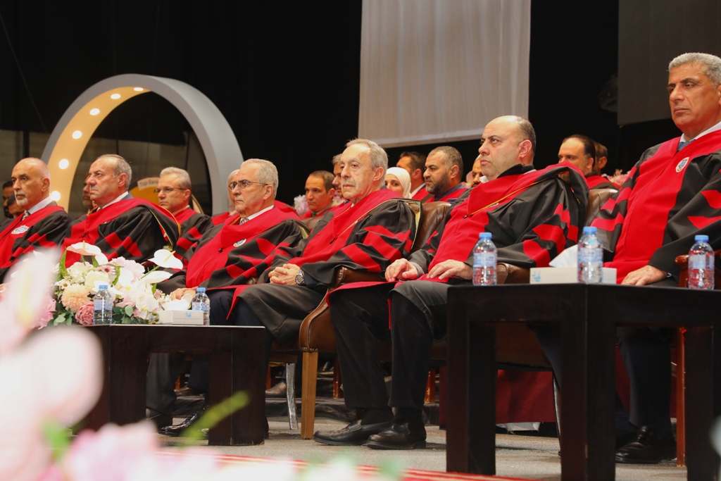 بالصور ..  الكباريتي يرعى اليوم الثاني لإحتفال عمان الاهلية بتخريج طلبة الفصل الاول من الفوج 33  