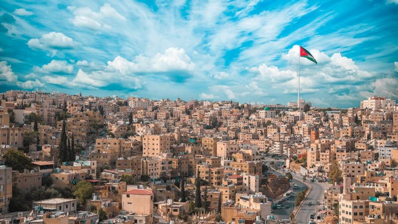 طقس بارد نسبي وضباب صباحي حتى الجمعة مع احتمال زخات مطر شمال المملكة