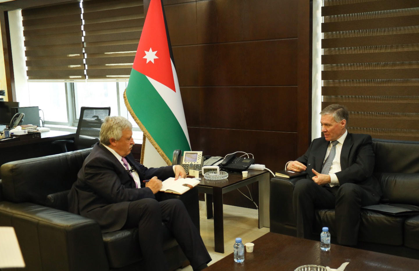 وزير النقل يبحث مع السفير البريطاني تعزيز التعاون