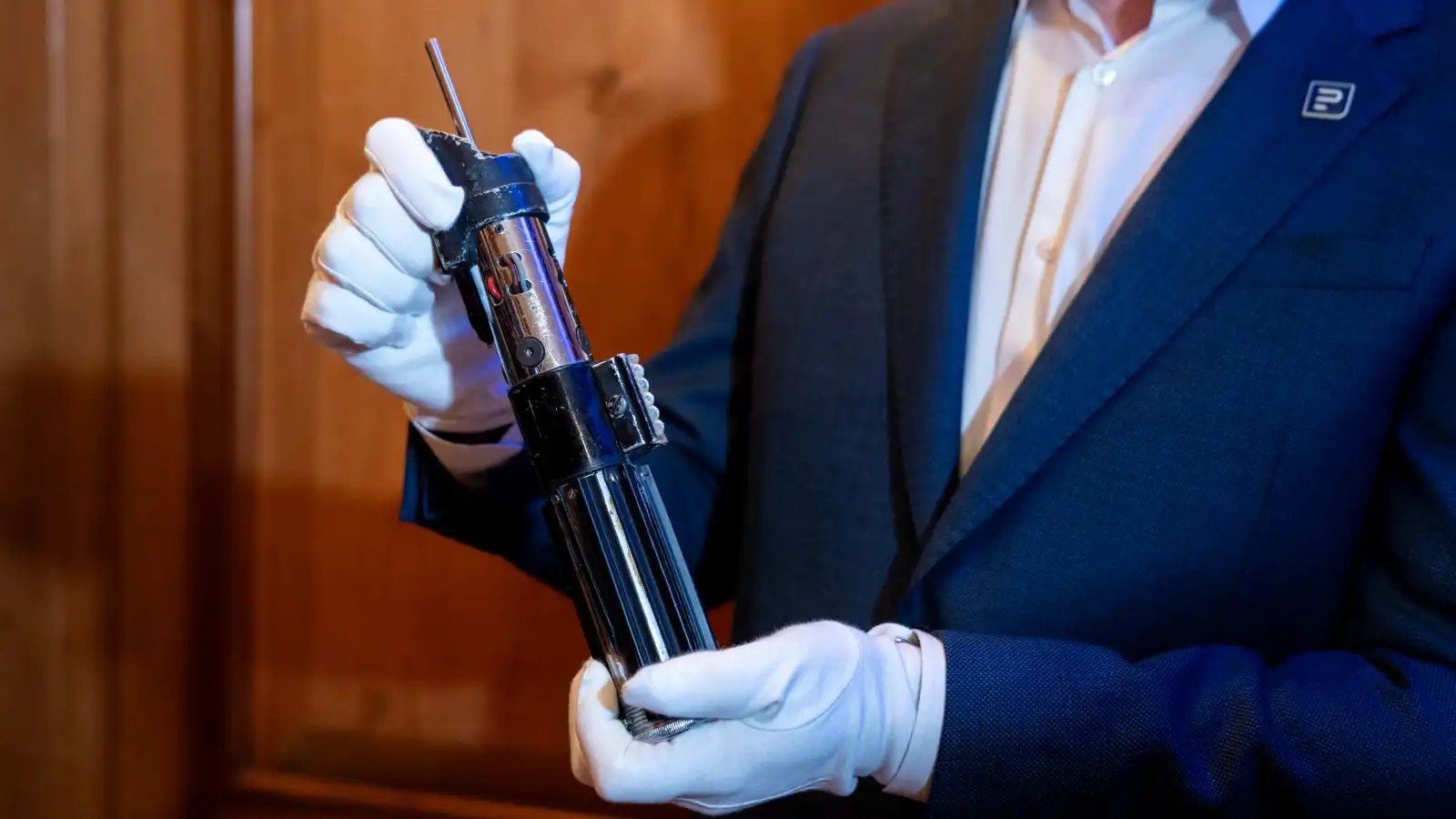 سيف دارث فيدر يُعرض للبيع بـ3 ملايين دولار