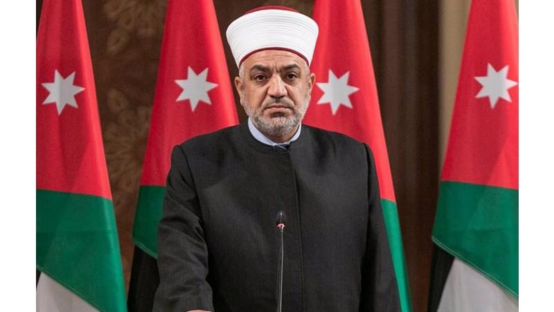 وزير الأوقاف يطلق حملة الشتاء في محافظة البلقاء