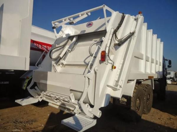 أمانة عمان تعيد 18.9 ألف دينار لمواطن ألقاها بالخطأ 