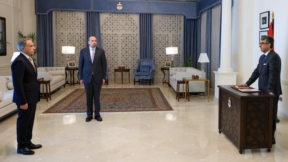 رئيس مجلس مفوضي البترا وعضوان في الطاقة والمعادن والأوراق المالية يؤدون القسم القانونية