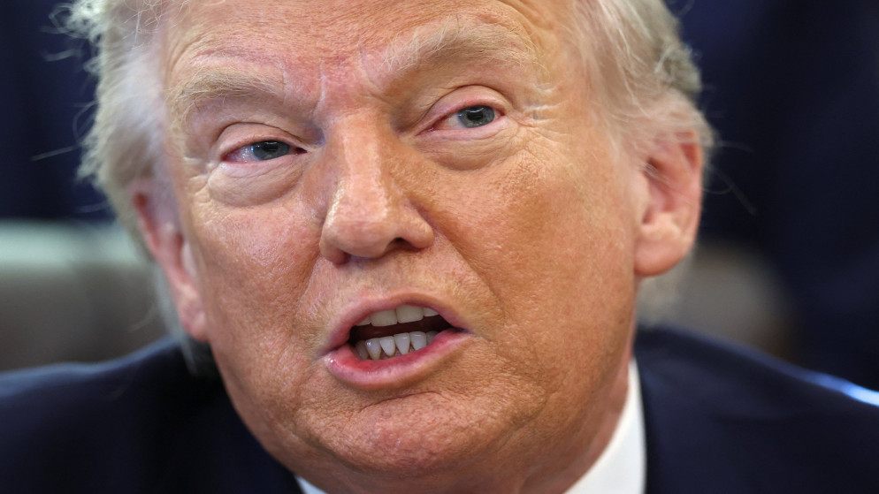 ترامب يعلن توجه أسطول كبير إلى إيران