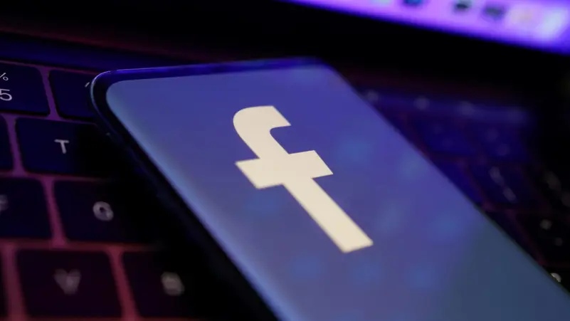 فيسبوك يتيح تحويل المجموعات الخاصة إلى عامة