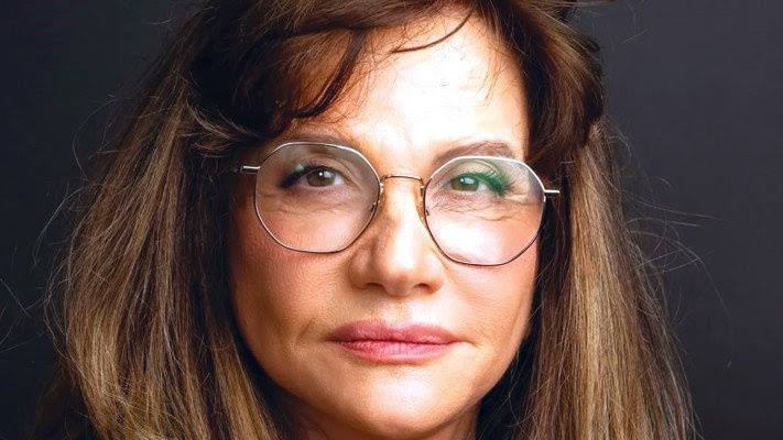 عشيقة نتنياهو تفضح المستور ..  كيف كان رد فعل زوجته سارة