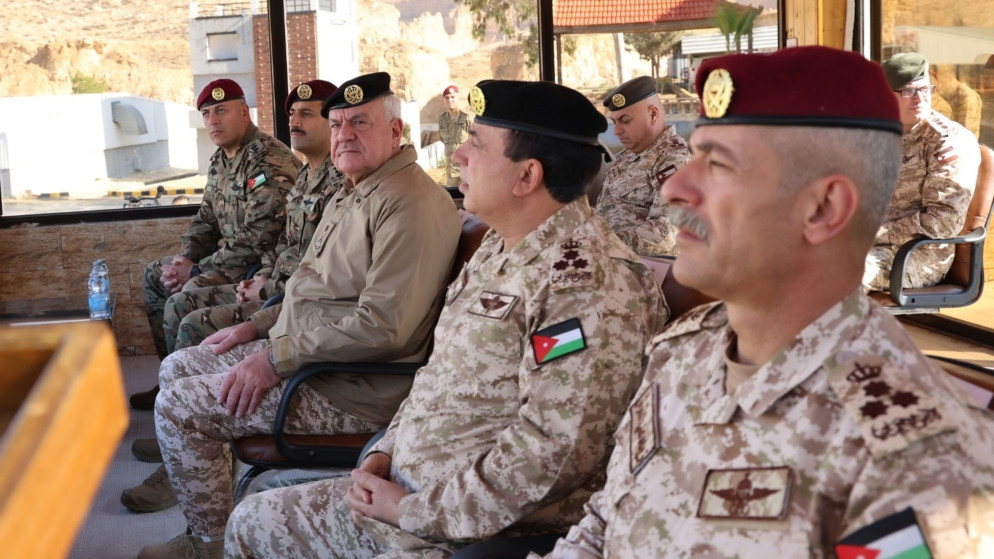 الحنيطي يرعى تخريج دورة مكافحة الإرهاب ويتابع تمريناً في القوات الخاصة