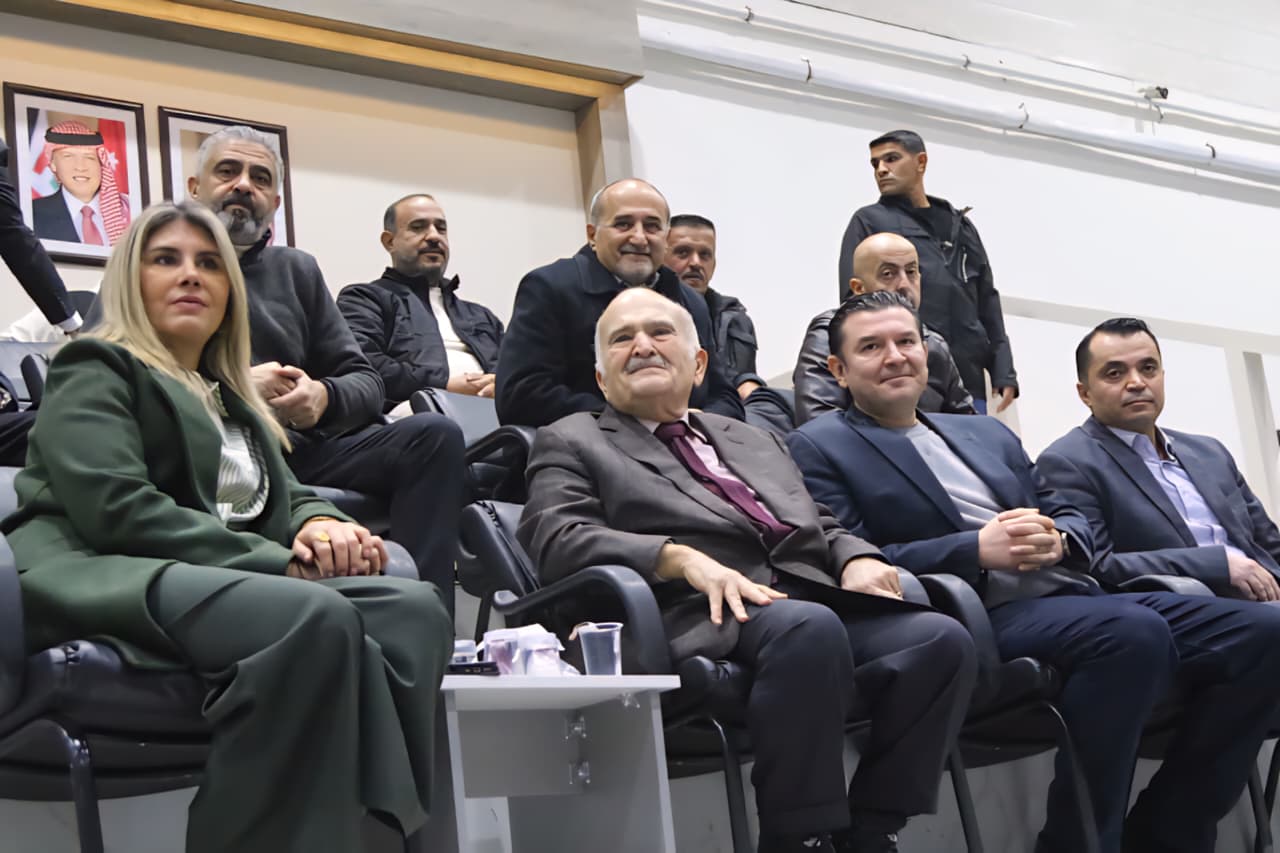 الأمير الحسن يتابع جانباً من تصفيات المنتخب الوطني للسكواش 