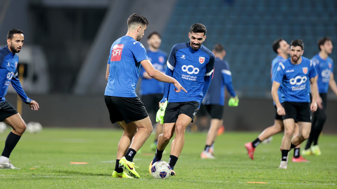 منتخب كرة القدم يبدأ تدريباته استعدادا لتونس ومالي 