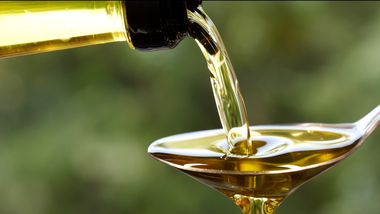 الاستهلاكية المدنية تعلن عن توفّر زيت الزيتون التونسي بدءا من صباح السبت