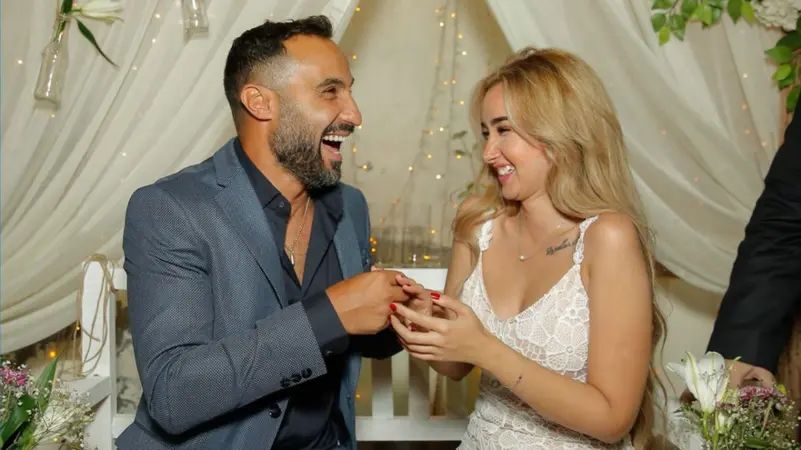 لقطة تعيد الجدل ..  أحمد فهمي وهنا الزاهد معاً بعد الطلاق