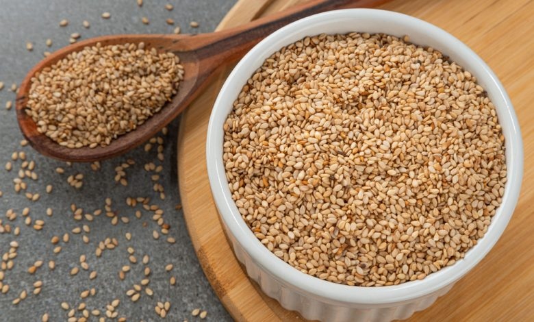 لماذا تحتاج النساء إلى حفنة من السمسم