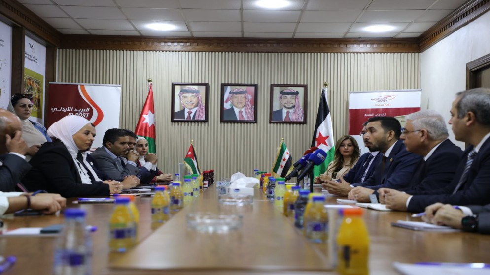 مدير عام المؤسسة السورية للبريد يزور البريد الأردني