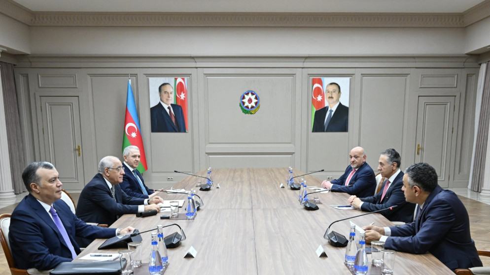 بحث التعاون الاقتصادي بين الأردن وأذربيجان 